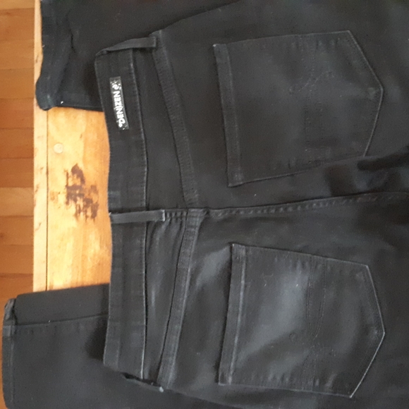 Denizen high rise ankle  skinny jeans.  29×34 - Picture 3 of 3